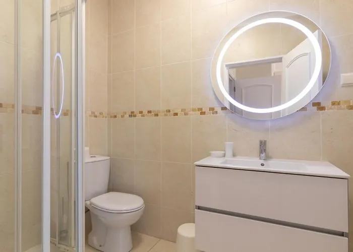 펜션 Front Line Townhouse N 9 In Sea Views 페하구도