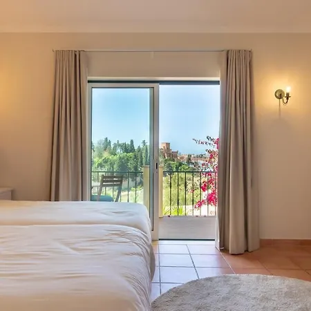 Front Line Townhouse N 9 In Sea Views Prázdninový dům Ferragudo (Faro)