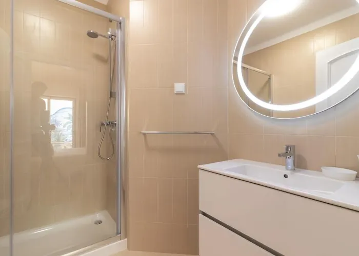 Front Line Townhouse N 9 In Sea Views * 费拉古多